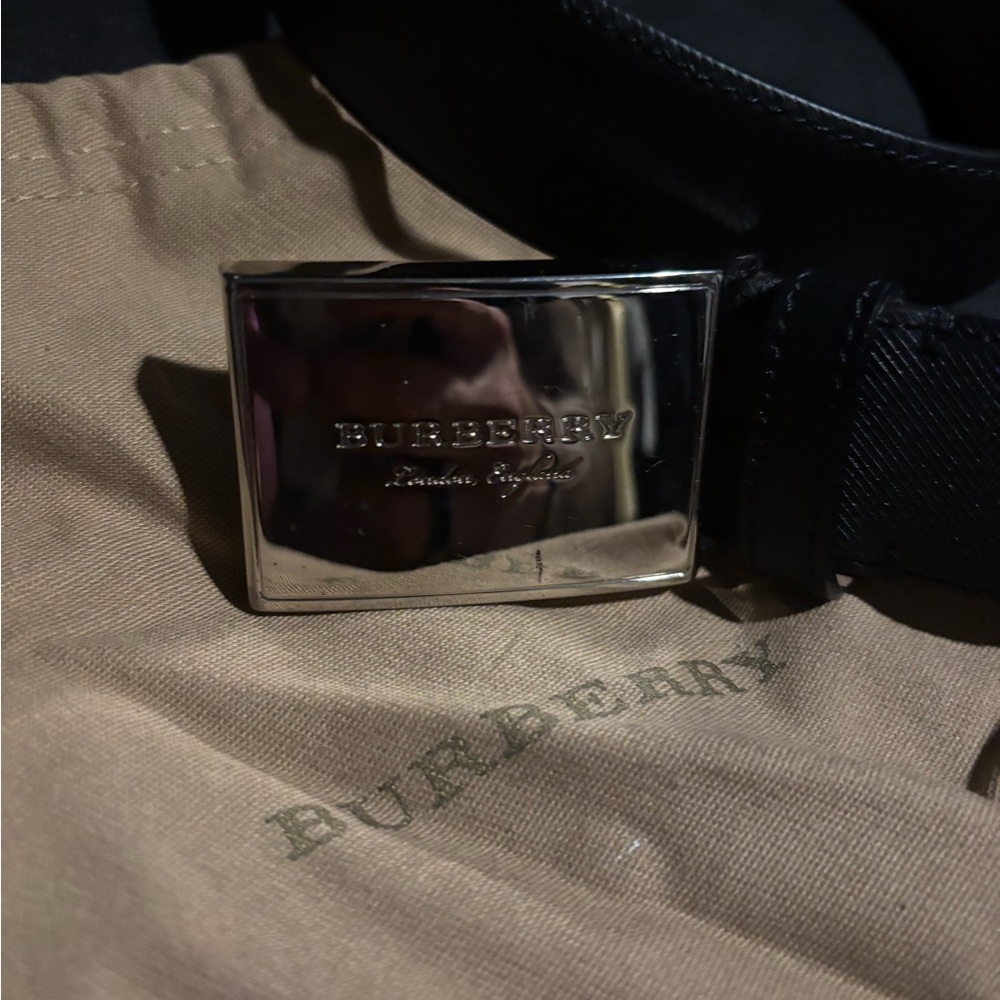 Burberry Black Leather Belt with Polished Silver-tone Buckle - Picture 2 of 4